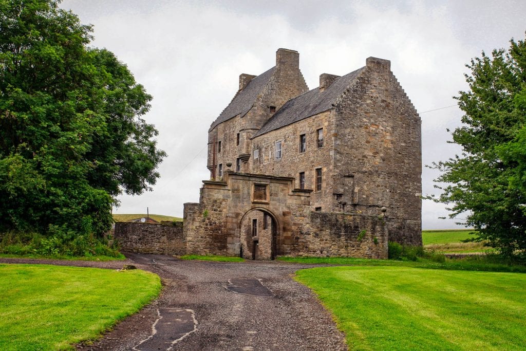 Are you a fan of Outlander? Then this Outlander Explorer Tour by Highland Explorer Tours is the perfect day trip for you!