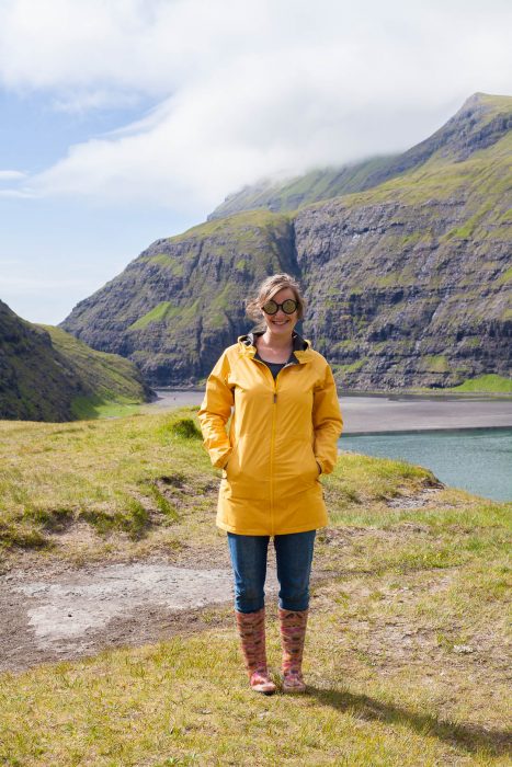 Finding a stylish rain coat that does it's job and is comfortable to wear is not easy. But traveling with this yellow dream by Craghoppers I knew I did it!