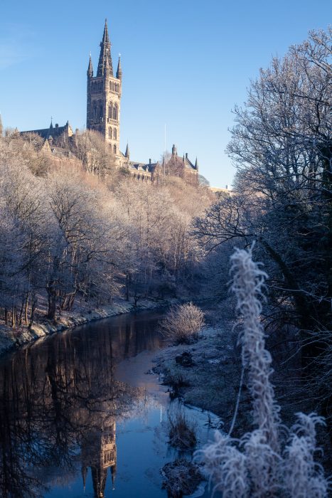 Easy Glasgow Walks: Beautiful Parks in Glasgow in Winter | Watch Me See | Winter is a great time to visit Glasgow and explore some of its easy walks around the city - and there are plenty of them. This is a guide to some of my favourite Glasgow walks in parks across the city - parks that turn into picture-perfect winter-wonderlands in the snow and make for ideal lunch-time getaways!