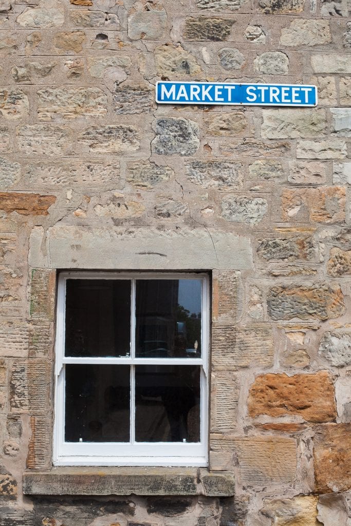 St Andrews is one of Scotland's most beautiful towns. My quick guide to St Andrews gives you an overview of what to see & do, and where to eat & drink.